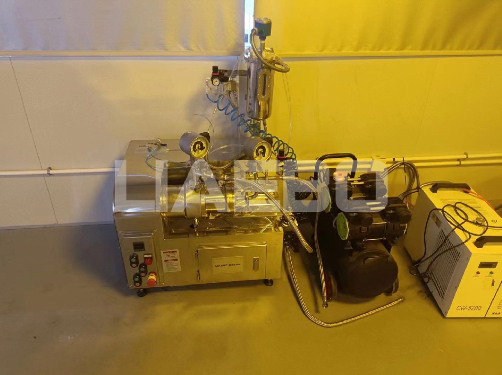 江蘇某有限公司0.5L實驗室納米砂磨機調(diào)試成功